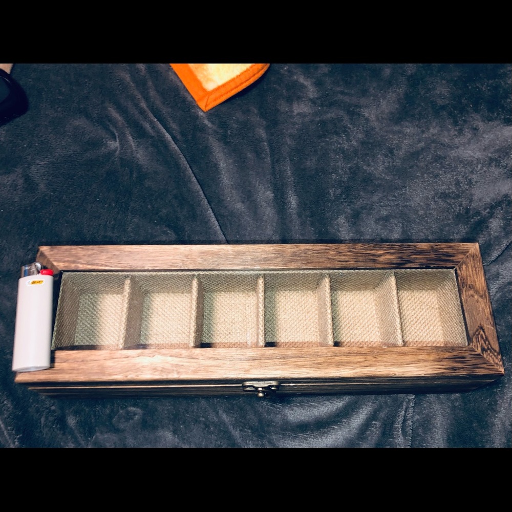 Wooden watch case